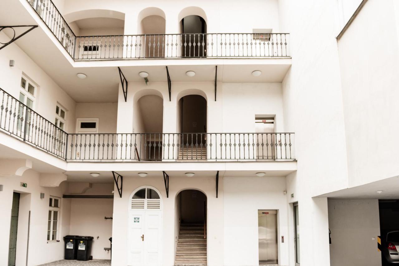 Apartment Gesse Kollarova Прага Экстерьер фото